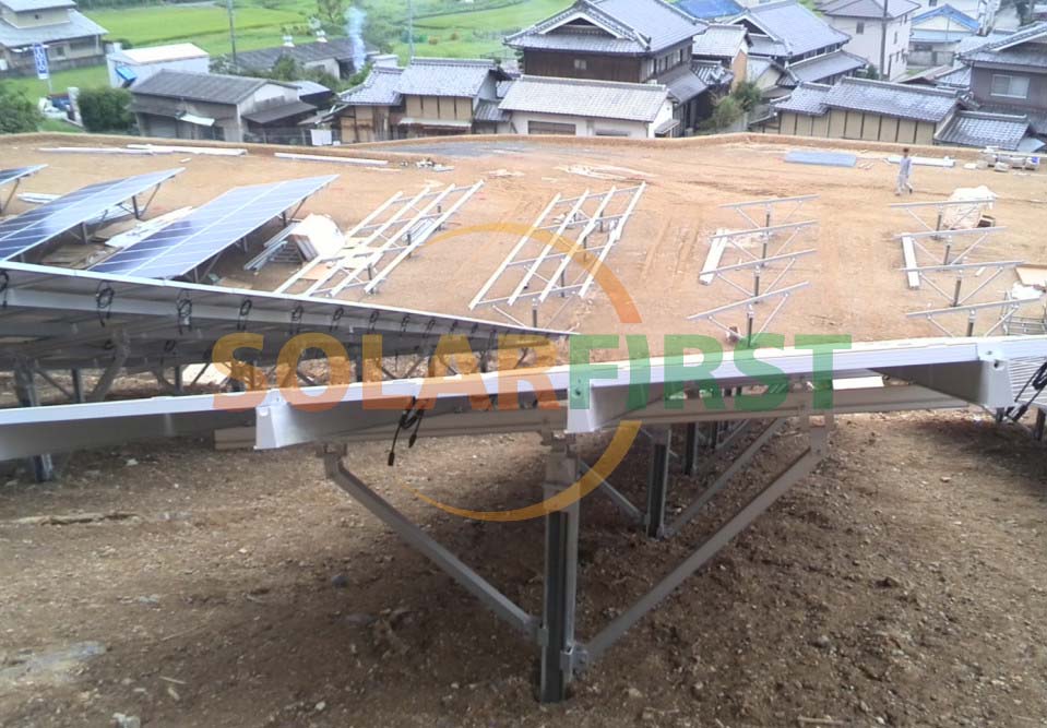 Ramming pile solar mounting structure
