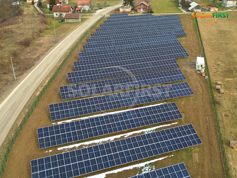 보스니아 헤르체고비나의 711kWp 태양광 지상 발전소
