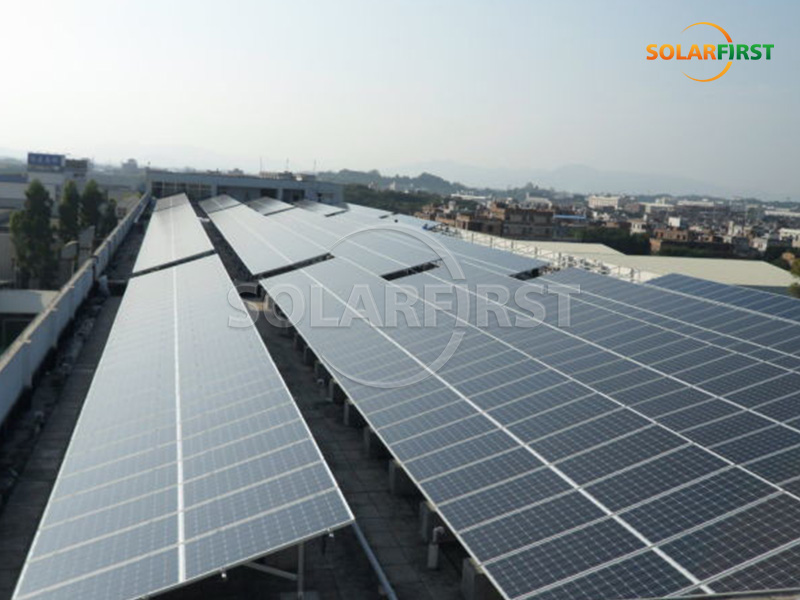 중국에 있는 60kWp 태양광 콘크리트 지붕 발전소