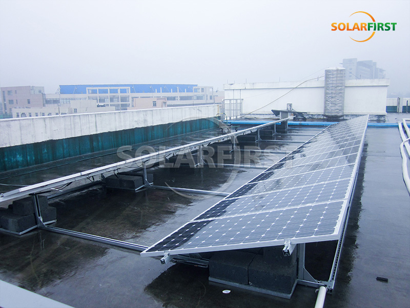 중국에 있는 500kWp 태양광 콘크리트 지붕 발전소