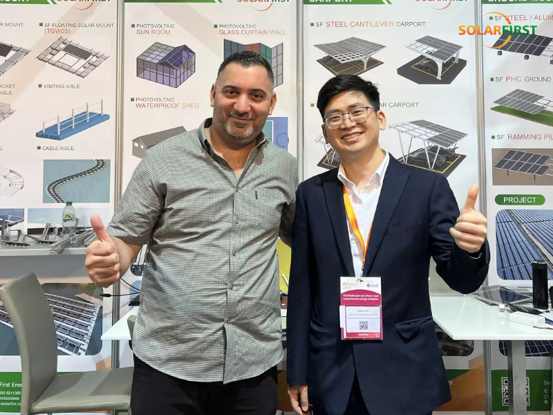 Solar First는 Middle East Energy 2025에서 전문성을 선보이며 태양광 발전의 새로운 기회를 제시합니다.