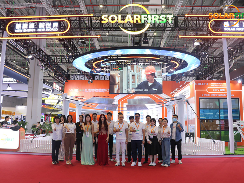 Solar First Group은 SNEC 2025에서 완벽한 태양광 패널 설치 솔루션을 선보입니다.